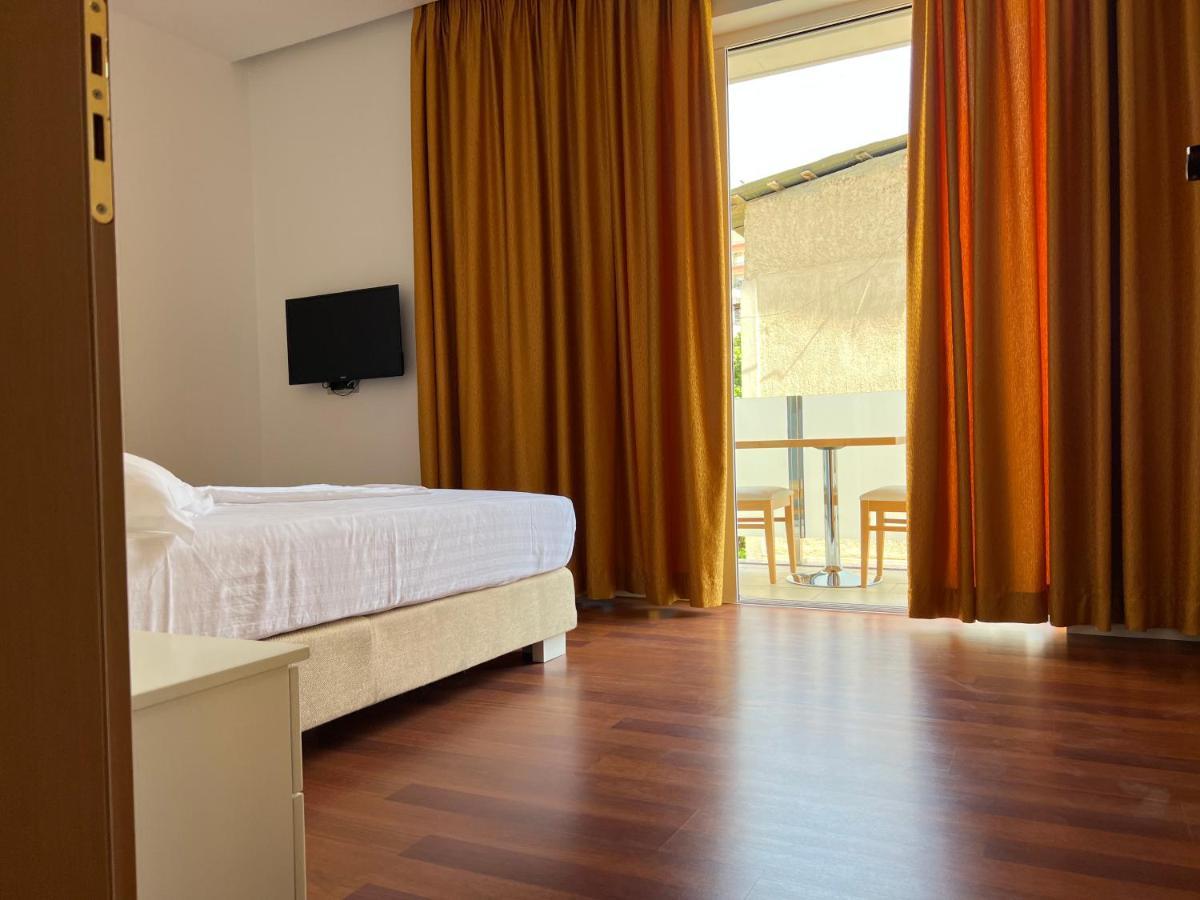 3B Suites Boutique Hotel Саранде Екстериор снимка