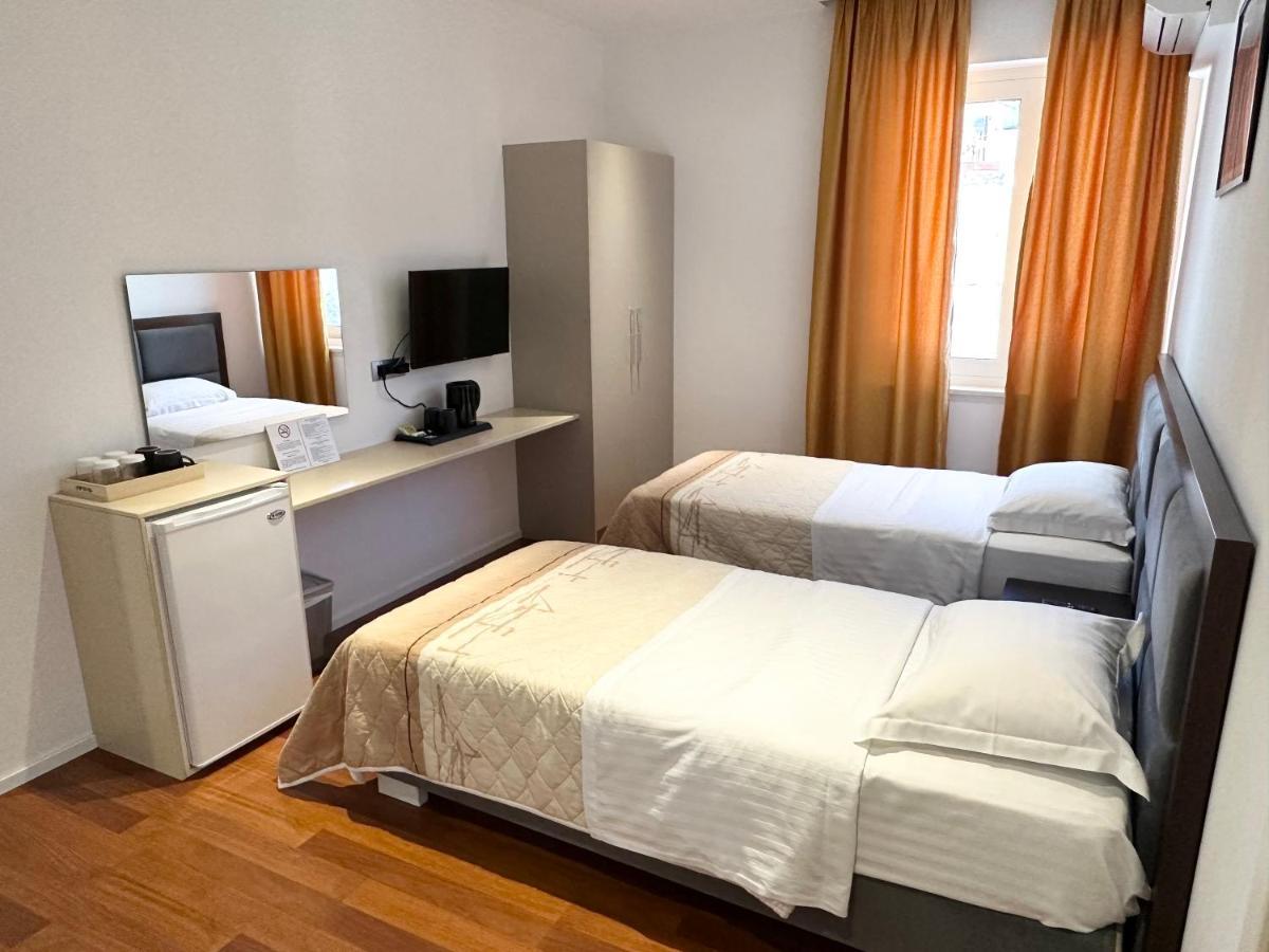 3B Suites Boutique Hotel Саранде Екстериор снимка