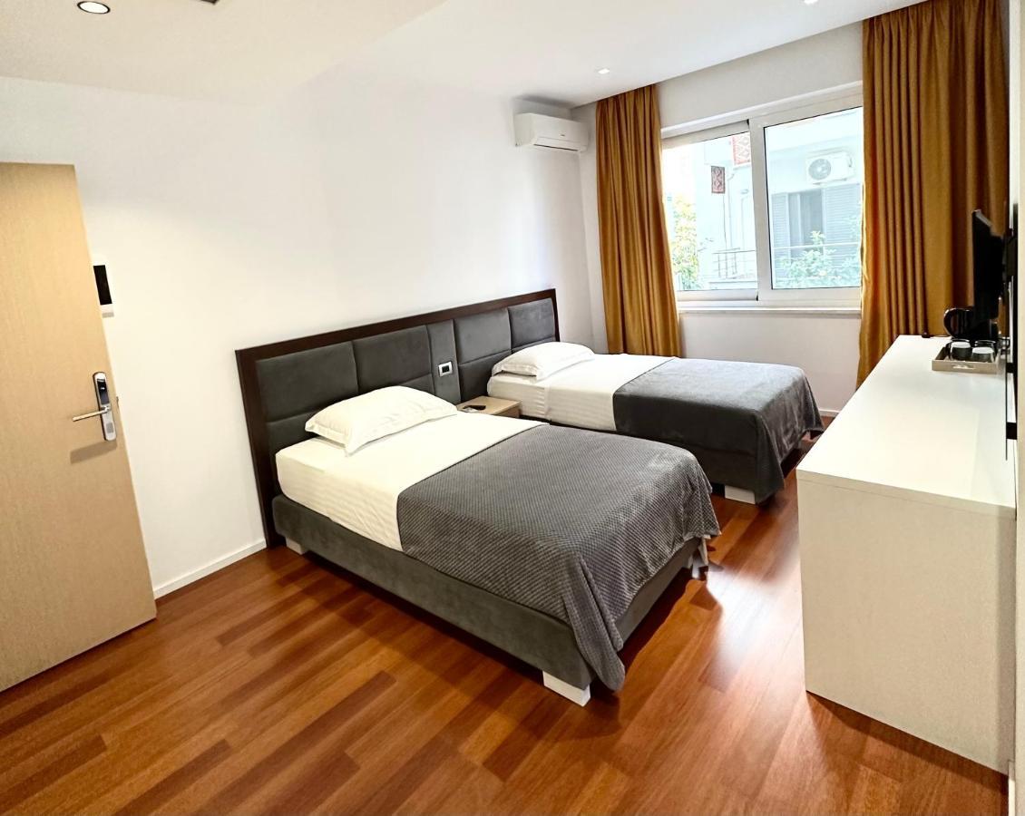3B Suites Boutique Hotel Саранде Екстериор снимка