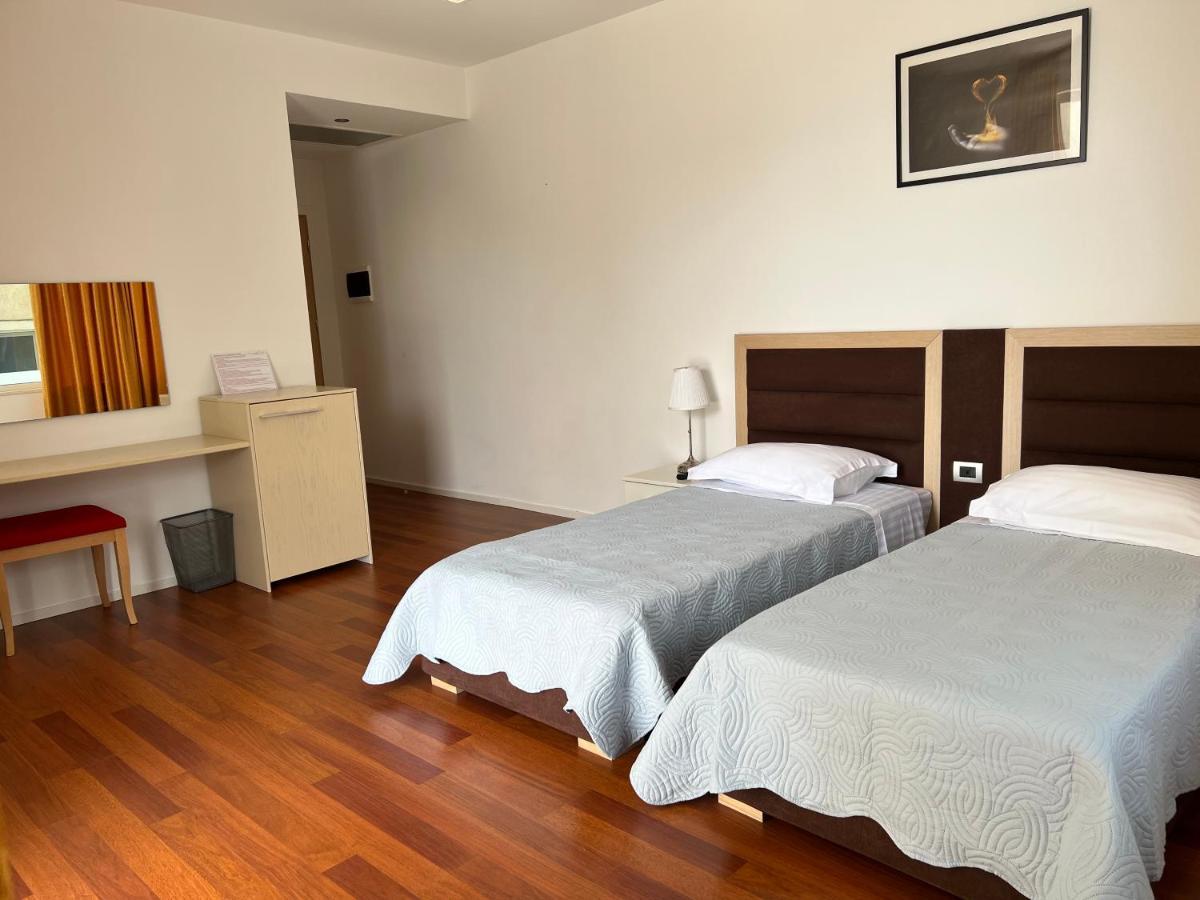 3B Suites Boutique Hotel Саранде Екстериор снимка