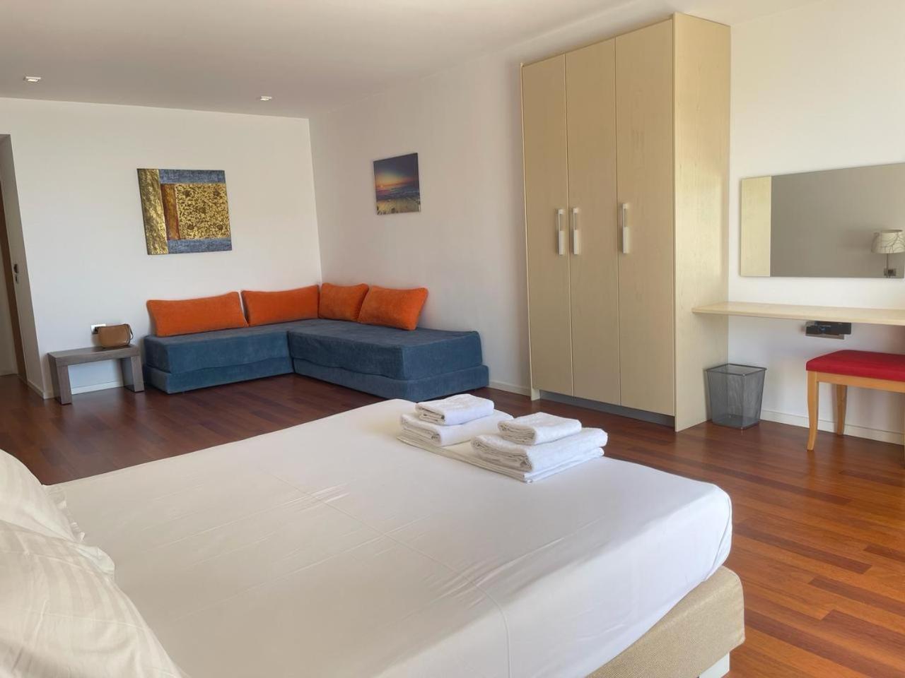 3B Suites Boutique Hotel Саранде Екстериор снимка